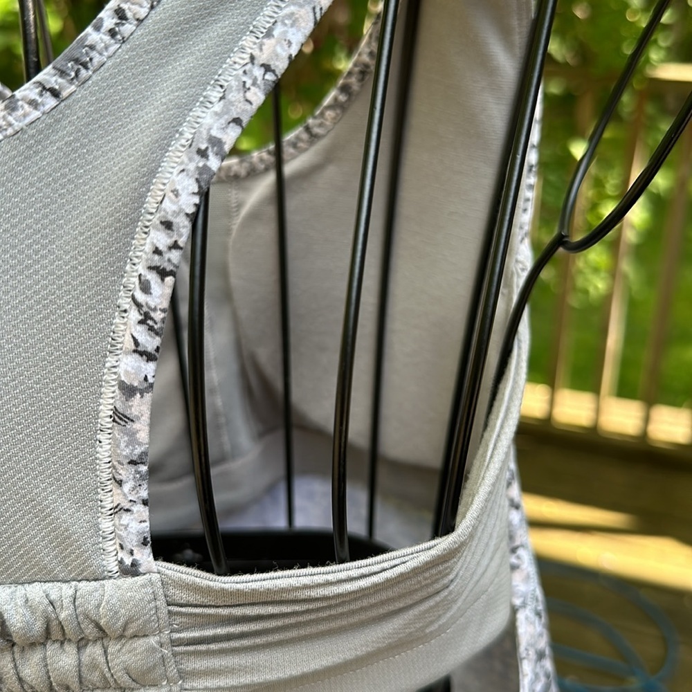 Lululemon Gray Silver Turbo Tank Top Floral Racerback Ruched fitted​​ - Picture 5 of 7